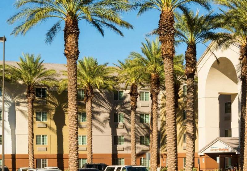 Popular Hotel Near T-Mobile Arena